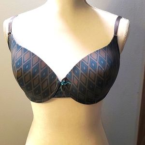 SALE!! FALL CLEARANCE!! Very Pretty...Womens Bras... Set of 2... Size 38D
